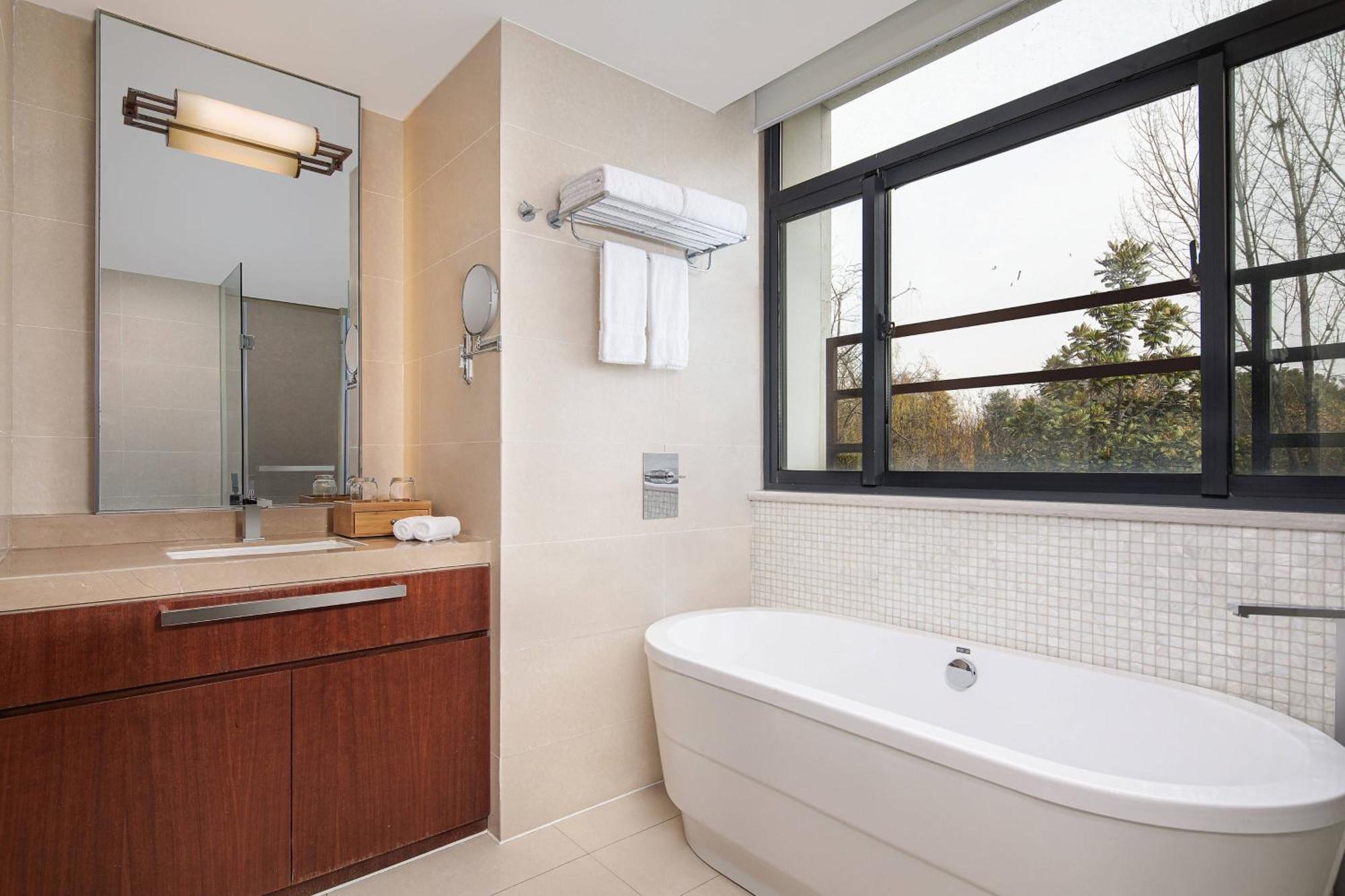 Courtyard By Marriott Wuxi Lihu Lake Экстерьер фото